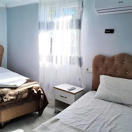 Cannady Hotel *